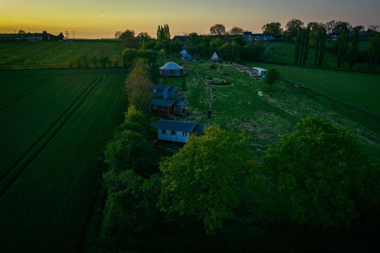 Au Bonheur Nomade Hotel Livry  Eksteriør billede